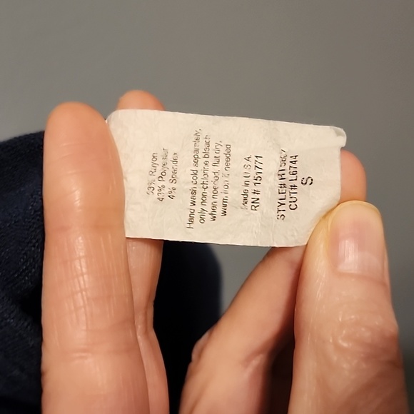 ⭐️5/$20⭐️off the shoulder top - Picture 3 of 4